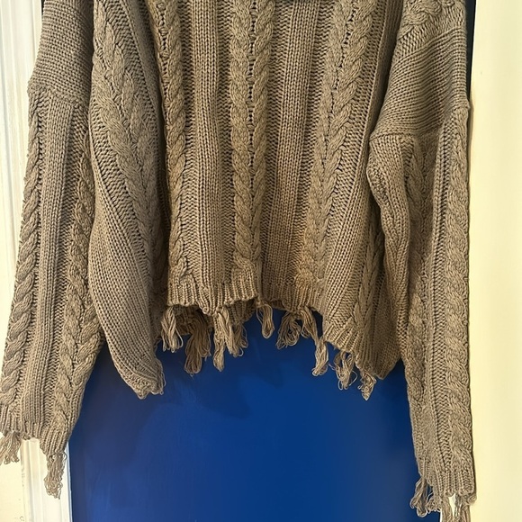 NWT Women’s A Beautiful Soul Felicitee Distressed Crop Cable Knit Sweater Sz 1X - Picture 4 of 8